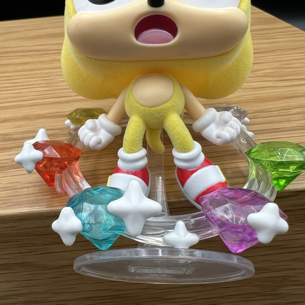 Funko Pop! Plus: Sonic the Hedgehog - Super Sonic with Emeralds (Flocked) -... - Picture 5 of 7
